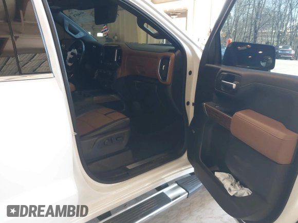 2019 Chevrolet Silverado 1500 High Country with VIN 1GCUYHEL3KZ158830, listed as a IAAI auction lot 41646878 with 105,524 mi miles. Bid and sale history available at carsss.com. Image 5.