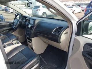2016 Chrysler Town & Country Touring with VIN 2C4RC1BG8GR205497, listed as a IAAI auction lot 41774882 with 105,159 mi miles. Bid and sale history available at carsss.com. Image 5.