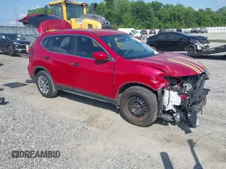 2017 Nissan Rogue SV z VIN JN8AT2MT8HW395988, wystawiony jako IAAI lot #42155255 z przebiegiem 67 000 mil mil oraz . Historia ofert i sprzedaży dostępna na DreamBid. Obrazek 1.