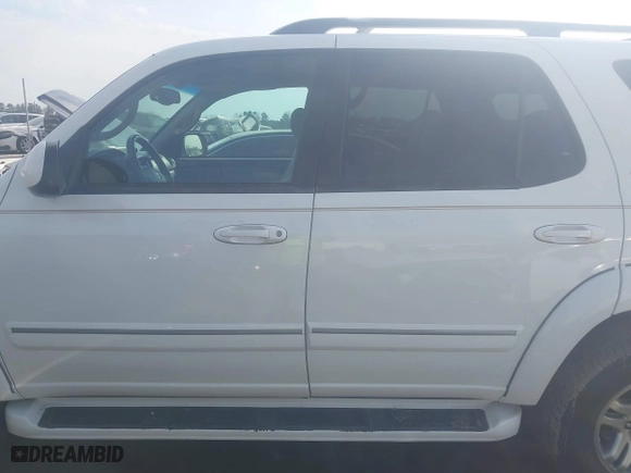 2006 Toyota Sequoia SR5 with VIN 5TDZT34A26S284157, listed as a IAAI auction lot 41687011 with 226,663 mi miles. Bid and sale history available at carsss.com. Image 14.