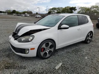 2011 Volkswagen GTI w/Sunroof z VIN WVWEV7AJXBW058592, wystawiony jako Copart lot #54933045 z przebiegiem 135 620 mil mil oraz Czysty tytuł • Clean title. Historia ofert i sprzedaży dostępna na DreamBid. Obrazek 1.