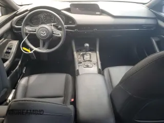 2021 Mazda 3 Select z VIN JM1BPAKL7M1319641, wystawiony jako Copart lot #53865195 z przebiegiem 37 891 mil mil oraz Szkoda całkowita • Salvage title. Historia ofert i sprzedaży dostępna na DreamBid. Obrazek 8.