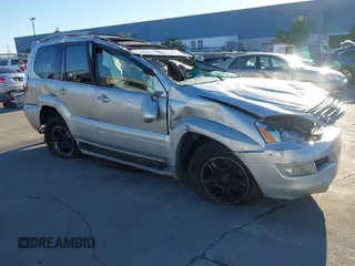2005 Lexus GX 470 with VIN JTJBT20X450079640, listed as a IAAI auction lot 41324402 with 1 mi miles. Bid and sale history available at carsss.com. Image 1.