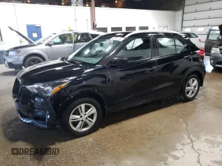 2018 Nissan Kicks SV with VIN 3N1CP5CU5JL524000, listed as a Copart auction lot 61918295 with 136,404 mi miles and Salvage title. Bid and sale history available at DreamBid. Image 1.