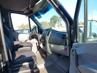 2018 Mercedes-Benz Sprinter Passenger with VIN WDZPE8CD3JP611517, listed as a IAAI auction lot 37859774 with 170,517 mi miles. Bid and sale history available at carsss.com. Image 5.