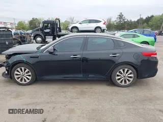2018 Kia Optima EX z VIN 5XXGU4L39JG237859, wystawiony jako IAAI lot #42050417 z przebiegiem 89 066 mil mil oraz . Historia ofert i sprzedaży dostępna na DreamBid. Obrazek 15.