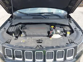 2018 Jeep Compass Latitude z VIN 3C4NJDBB3JT144056, wystawiony jako IAAI lot #42138173 z przebiegiem 45 985 mil mil oraz . Historia ofert i sprzedaży dostępna na DreamBid. Obrazek 10.