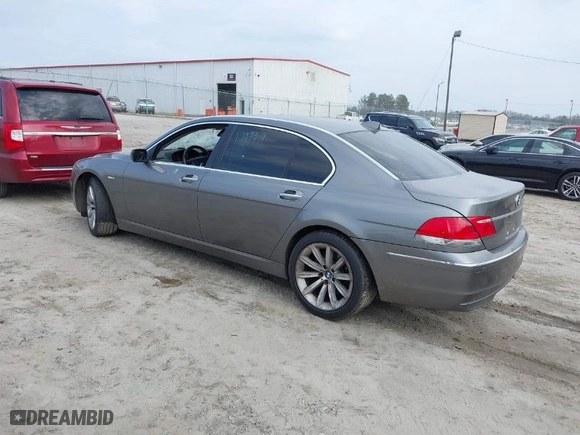 2007 BMW 7 Series 750Li with VIN WBAHN83527DT70070, listed as a IAAI auction lot 41495317 with 211,263 mi miles. Bid and sale history available at carsss.com. Image 3.