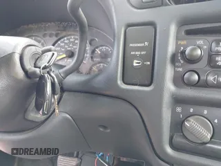 2000 GMC Sonoma with VIN 1GTDT14W1YK114098, listed as a IAAI auction lot 41995392 with 261,905 mi miles and . Bid and sale history available at DreamBid. Image 11.