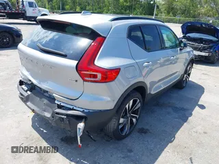 2024 Volvo XC40 Plus Dark Theme с VIN YV4L12ULXR2293107, выставлен на аукционе IAAI как лот 42283292 с пробегом 10 917 миль миль и . История ставок и продаж доступна на DreamBid. Изображение 4.