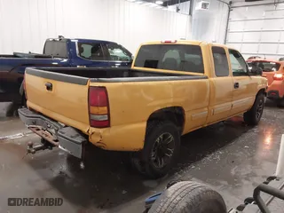 2002 Chevrolet Silverado 1500 LS with VIN 1GCEK19T62Z132438, listed as a IAAI auction lot 41777375 with 150,154 mi miles. Bid and sale history available at carsss.com. Image 4.