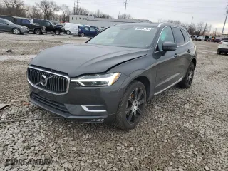 2020 Volvo XC60 Inscription with VIN YV4102RL2L1428953, listed as a Copart auction lot 46364115 with 71,798 mi miles and Salvage Title. Bid and sale history available at carsss.com. Image 1.