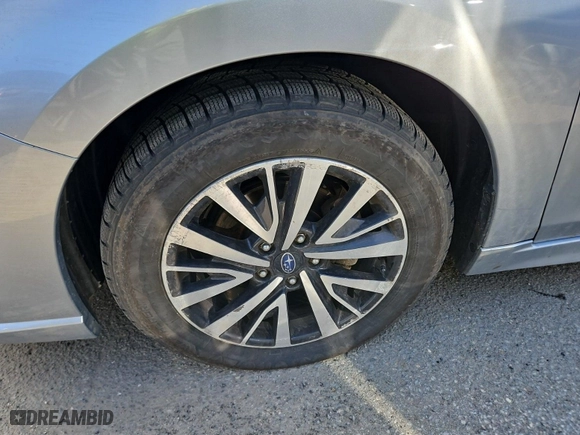 2018 Subaru Legacy Premium with VIN 4S3BNAF66J3033922, listed as a IAAI auction lot 42121967 with 39,267 mi miles. Bid and sale history available at carsss.com. Image 1.