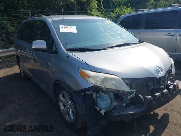 2013 Toyota Sienna LE AAS with VIN 5TDKK3DC2DS389557, listed as a IAAI auction lot 42589108 with 205,115 mi miles and . Bid and sale history available at DreamBid. Image 1.
