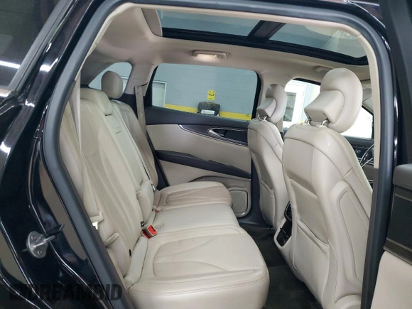 2016 Lincoln MKX Select z VIN 2LMTJ8KR3GBL21785, wystawiony jako Copart lot #52486235 z przebiegiem 147 904 mil mil oraz Szkoda całkowita • Salvage title. Historia ofert i sprzedaży dostępna na DreamBid. Obrazek 11.