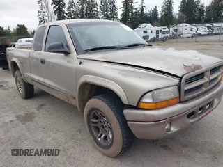 2004 Dodge Dakota SLT with VIN 1D7HG42N44S525545, listed as a IAAI auction lot 41739083 with 266,353 mi miles. Bid and sale history available at carsss.com. Image 1.