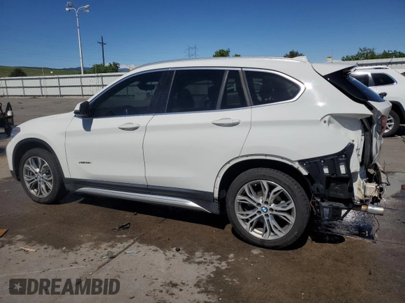 2017 BMW X1 xDrive28i z VIN WBXHT3Z36H4A55751, wystawiony jako Copart lot #56922145 z przebiegiem 62 760 mil mil oraz Szkoda całkowita • Salvage title. Historia ofert i sprzedaży dostępna na DreamBid. Obrazek 2.