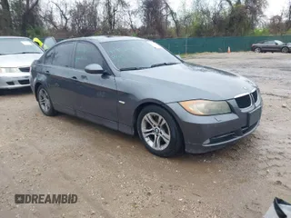 2008 BMW 3 Series 328i with VIN WBAVC535X8FZ87312, listed as a IAAI auction lot 41982860 with 204,584 mi miles. Bid and sale history available at carsss.com. Image 1.