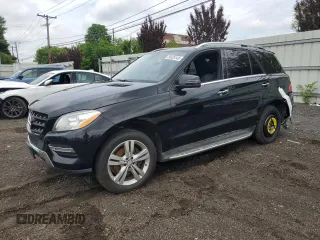 2015 Mercedes-Benz M 350 z VIN 4JGDA5HB5FA449271, wystawiony jako Copart lot #56035145 z przebiegiem 200 146 mil mil oraz Szkoda całkowita • Salvage title. Historia ofert i sprzedaży dostępna na DreamBid. Obrazek 1.