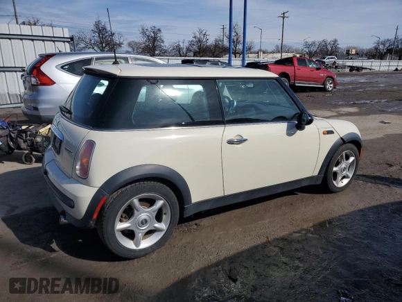 2004 MINI Hardtop with VIN WMWRC33424TJ53673, listed as a Copart auction lot 47310755 with Not Provided miles and Clean Title. Bid and sale history available at DreamBid. Image 3.