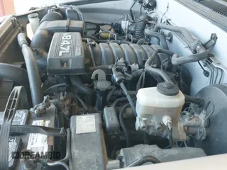 2006 Toyota Tundra SR5 с VIN 5TBDT44176S521685, выставлен на аукционе IAAI как лот 43243358 с пробегом 161 067 миль миль и . История ставок и продаж доступна на DreamBid. Изображение 20.