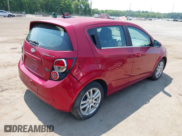 2012 Chevrolet Sonic LT z VIN 1G1JD6SH8C4123632, wystawiony jako IAAI lot #42492042 z przebiegiem 143 132 mil mil oraz . Historia ofert i sprzedaży dostępna na DreamBid. Obrazek 4.