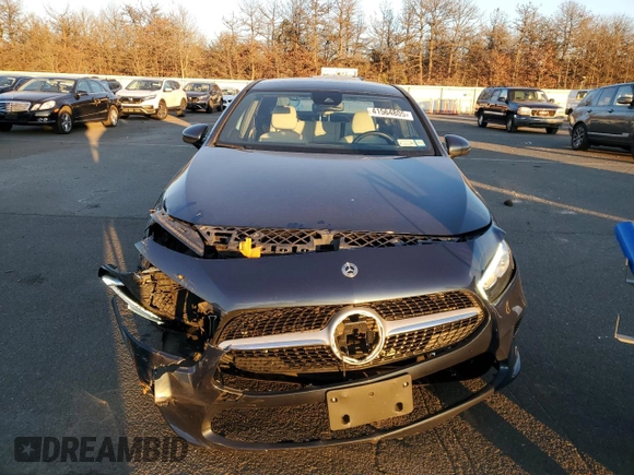 2022 Mercedes-Benz A 220 with VIN W1K3G4FBXNJ366595, listed as a Copart auction lot 41564805 with 33,487 mi miles and Salvage Title. Bid and sale history available at DreamBid. Image 5.