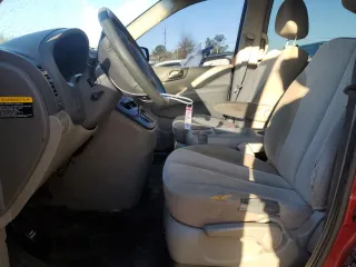 2011 Kia Sedona LX with VIN KNDMG4C78B6410543, listed as a Copart auction lot 73153064 with 149,751 mi miles and Non Repairable. Bid and sale history available at carsss.com. Image 7.