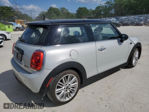 2018 MINI Hardtop Cooper with VIN WMWXP5C5XJ2G62933, listed as a Copart auction lot 50846165 with 25,875 mi miles and Salvage title. Bid and sale history available at DreamBid. Image 3.