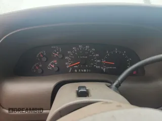2000 Ford Excursion Limited z VIN 1FMNU42S3YED08967, wystawiony jako Copart lot #60062035 z przebiegiem 212 040 mil mil oraz Czysty tytuł • Clean title. Historia ofert i sprzedaży dostępna na DreamBid. Obrazek 9.