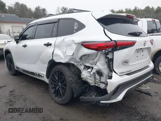 2023 Toyota Highlander L z VIN 5TDKDRBH4PS513554, wystawiony jako IAAI lot #41945380 z przebiegiem 41 453 mil mil oraz . Historia ofert i sprzedaży dostępna na DreamBid. Obrazek 3.