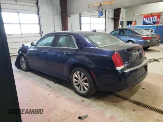 2017 Chrysler 300 Limited z VIN 2C3CCARG3HH622016, wystawiony jako Copart lot #49293935 z przebiegiem Nie podano mil oraz Szkoda całkowita • Salvage title. Historia ofert i sprzedaży dostępna na DreamBid. Obrazek 2.