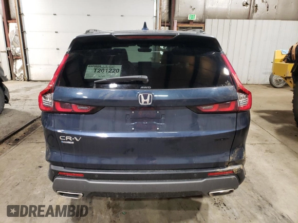 2025 Honda CR-V Sport-L with VIN 7FARS6H83SE042587, listed as a Copart auction lot 42228635 with 3,391 mi miles and Salvage Title. Bid and sale history available at DreamBid. Image 6.