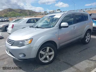 2008 Mitsubishi Outlander XLS with VIN JA4MS41XX8Z008980, listed as a IAAI auction lot 41916025 with 171,105 mi miles. Bid and sale history available at carsss.com. Image 2.