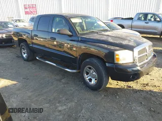 2006 Dodge Dakota SLT with VIN 1D7HE48N46S641019, listed as a IAAI auction lot 41494162 with 172,135 mi miles. Bid and sale history available at carsss.com. Image 1.