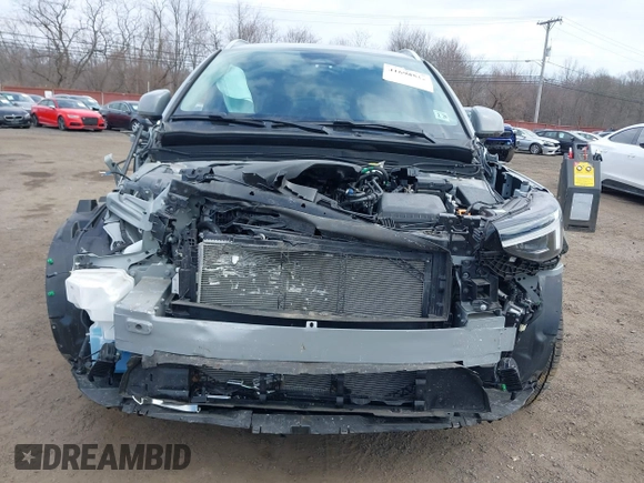 2024 Volvo XC40 Plus Bright Theme with VIN YV4L12UE4R2307794, listed as a IAAI auction lot 41694542 with 11,516 mi miles. Bid and sale history available at carsss.com. Image 12.