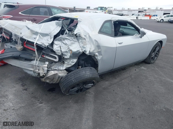 2019 Dodge Challenger SXT with VIN 2C3CDZGG3KH683582, listed as a IAAI auction lot 40073064 with 78,243 mi miles. Bid and sale history available at carsss.com. Image 4.
