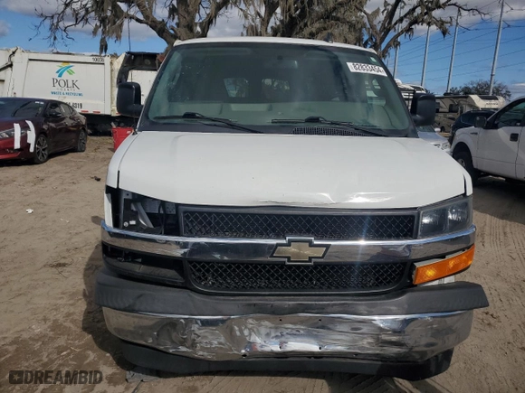 2017 Chevrolet Express Passenger LT with VIN 1GAZGPFF7H1134008, listed as a Copart auction lot 82833454 with 43,877 mi miles and Salvage Title. Bid and sale history available at carsss.com. Image 5.