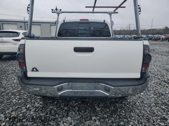 2009 Toyota Tacoma with VIN 5TEUU42NX9Z630224, listed as a Copart auction lot 51108325 with 172,151 mi miles and Clean Title. Bid and sale history available at carsss.com. Image 6.