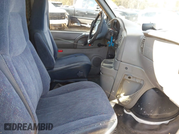 2000 Chevrolet Astro Cargo Van with VIN 1GCDM19W8YB190830, listed as a IAAI auction lot 41632529 with 278,111 mi miles. Bid and sale history available at carsss.com. Image 5.