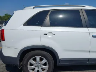 2013 Kia Sorento LX with VIN 5XYKT3A68DG348391, listed as a IAAI auction lot 42072539 with 223,381 mi miles. Bid and sale history available at carsss.com. Image 12.