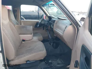 1998 Ford Ranger XL with VIN 1FTYR14C1WPB19694, listed as a IAAI auction lot 41033116 with 200,396 mi miles. Bid and sale history available at carsss.com. Image 5.