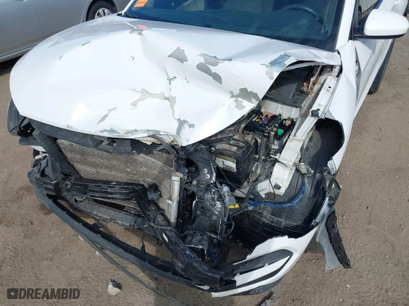 2016 Hyundai Tucson SE with VIN KM8J23A46GU224048, listed as a IAAI auction lot 41860584 with 137,938 mi miles. Bid and sale history available at carsss.com. Image 6.