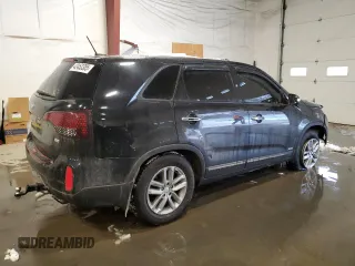 2015 Kia Sorento LX with VIN 5XYKTCA62FG582934, listed as a Copart auction lot 42453385 with 169,718 mi miles and Salvage Title. Bid and sale history available at DreamBid. Image 3.