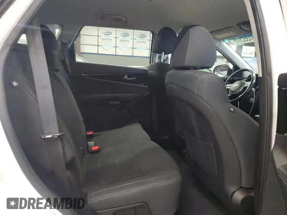 2019 Kia Sorento LX z VIN 5XYPGDA59KG456393, wystawiony jako Copart lot #61352805 z przebiegiem 102 479 mil mil oraz Czysty tytuł • Clean title. Historia ofert i sprzedaży dostępna na DreamBid. Obrazek 11.