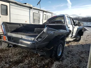 2004 Dodge 3500 ST with VIN 3D3MU48C64G198085, listed as a Copart auction lot 80020954 with 48,472 mi miles and Non repairable. Bid and sale history available at DreamBid. Image 3.