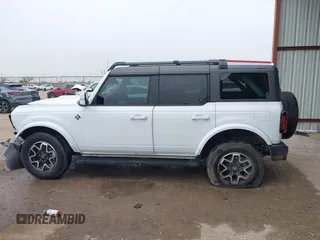 2024 Ford Bronco Outer Banks with VIN 1FMDE8BH4RLA69172, listed as a IAAI auction lot 41526087 with 24,467 mi miles. Bid and sale history available at carsss.com. Image 14.
