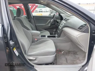 2007 Toyota Camry CE z VIN 4T1BE46K67U135198, wystawiony jako IAAI lot #40270157 z przebiegiem 211 315 mil mil oraz . Historia ofert i sprzedaży dostępna na DreamBid. Obrazek 5.