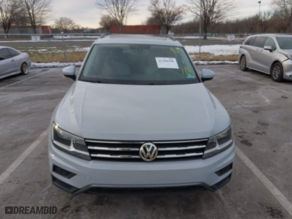 2018 Volkswagen Tiguan SEL with VIN 3VV3B7AX7JM195624, listed as a IAAI auction lot 41308188 with 96,698 mi miles. Bid and sale history available at carsss.com. Image 12.