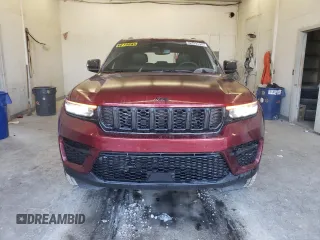 2023 Jeep Grand Cherokee Laredo with VIN 1C4RJGAG4PC595307, listed as a Copart auction lot 70493813 with 11,792 mi miles and Clean title. Bid and sale history available at DreamBid. Image 5.